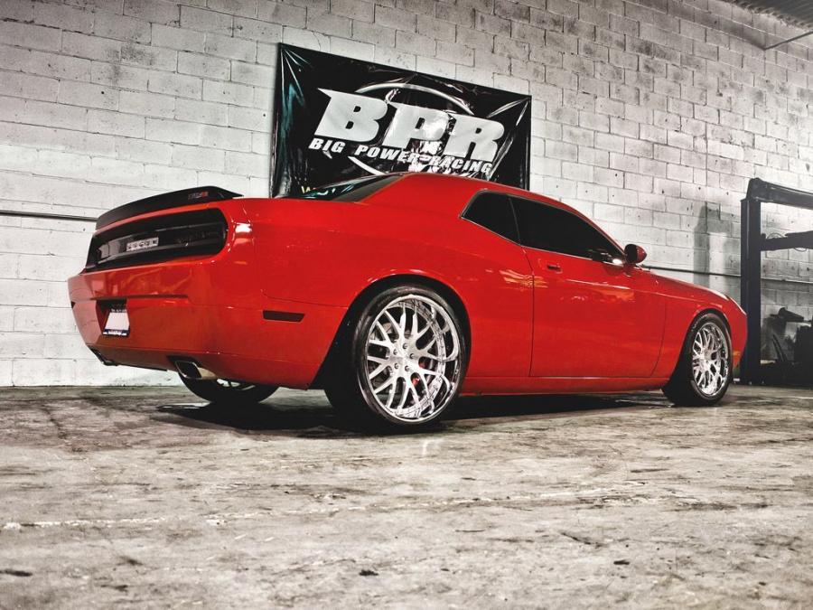  Dodge Challenger SRT8 by D2Forged 2012 года  (фото 3 из 4)